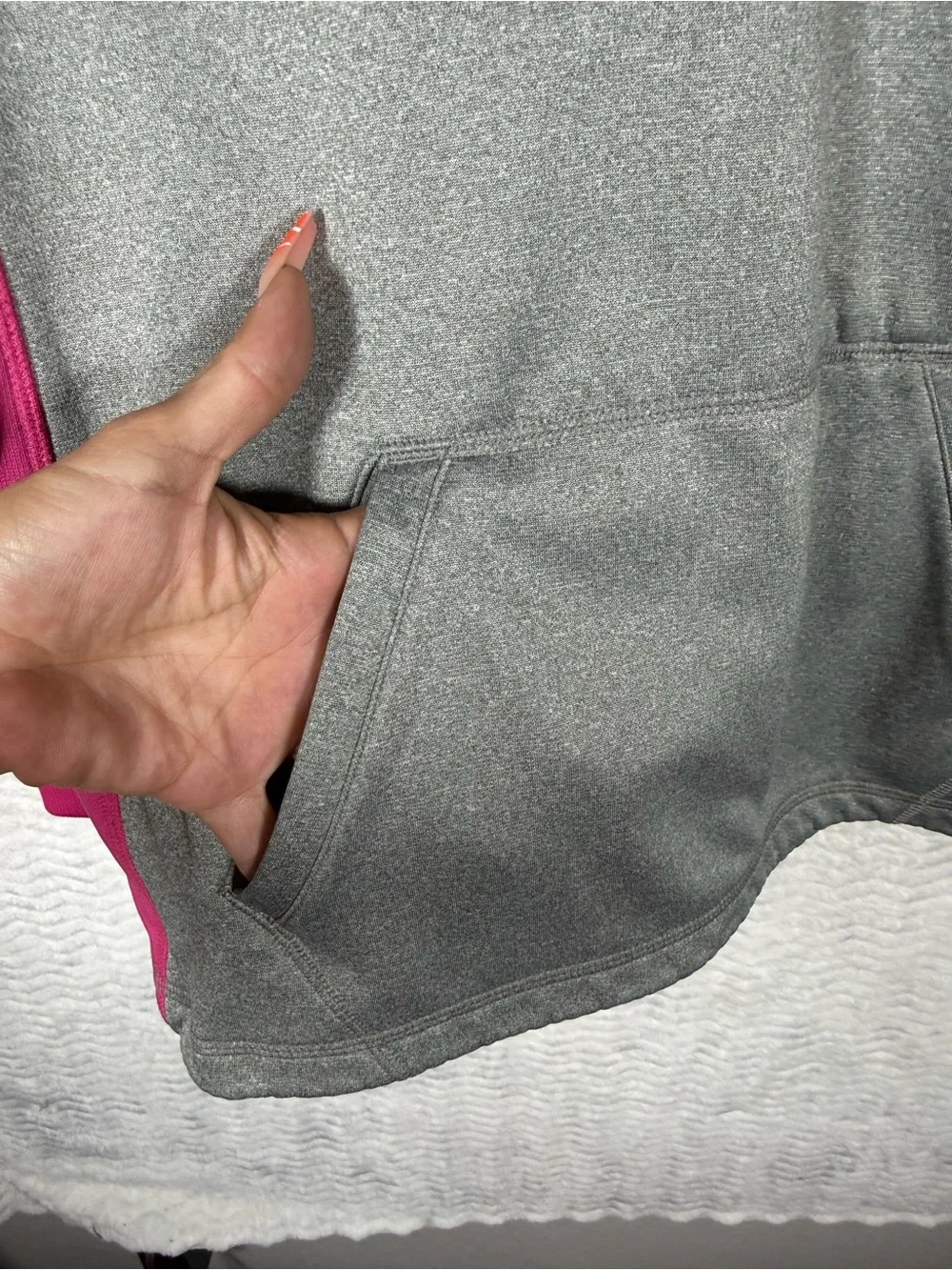 Nike Gray Body Fuchsia Pink Sleeve Hoodie. Be seen in this one 🤩😎